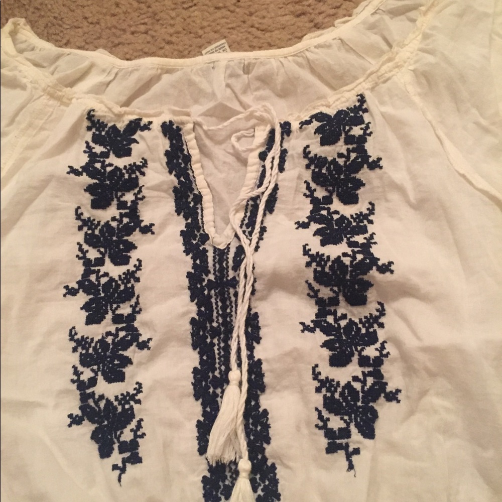 Shirt - Picture 2 of 3